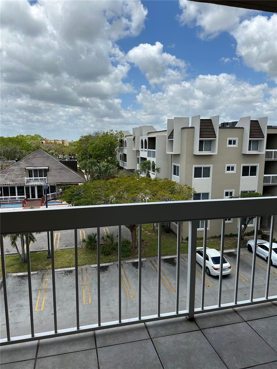 Real estate property located at 7701 Camino Real A-401, Miami-dade, Village Of Kings Creek Co, Miami, FL