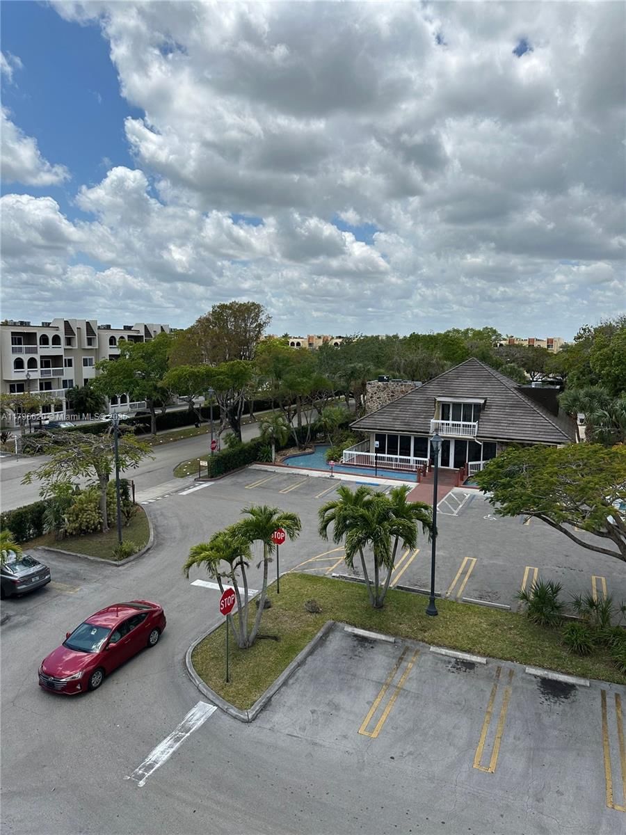 Real estate property located at 7701 Camino Real A-401, Miami-dade, Village Of Kings Creek Co, Miami, FL