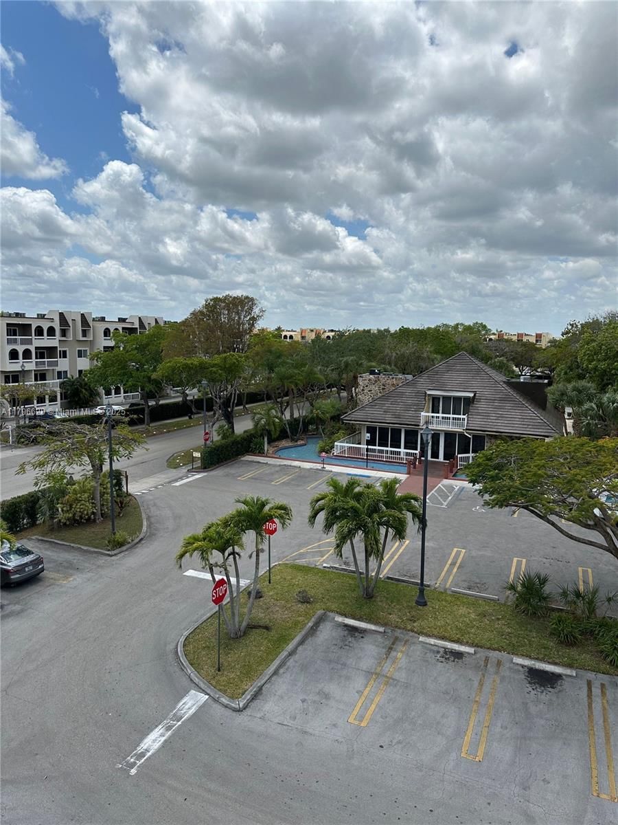 Real estate property located at 7701 Camino Real A-401, Miami-dade, Village Of Kings Creek Co, Miami, FL