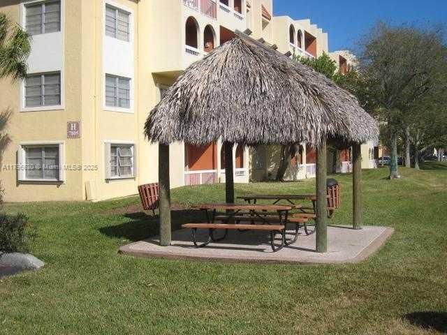 Real estate property located at 7701 Camino Real A-401, Miami-dade, Village Of Kings Creek Co, Miami, FL
