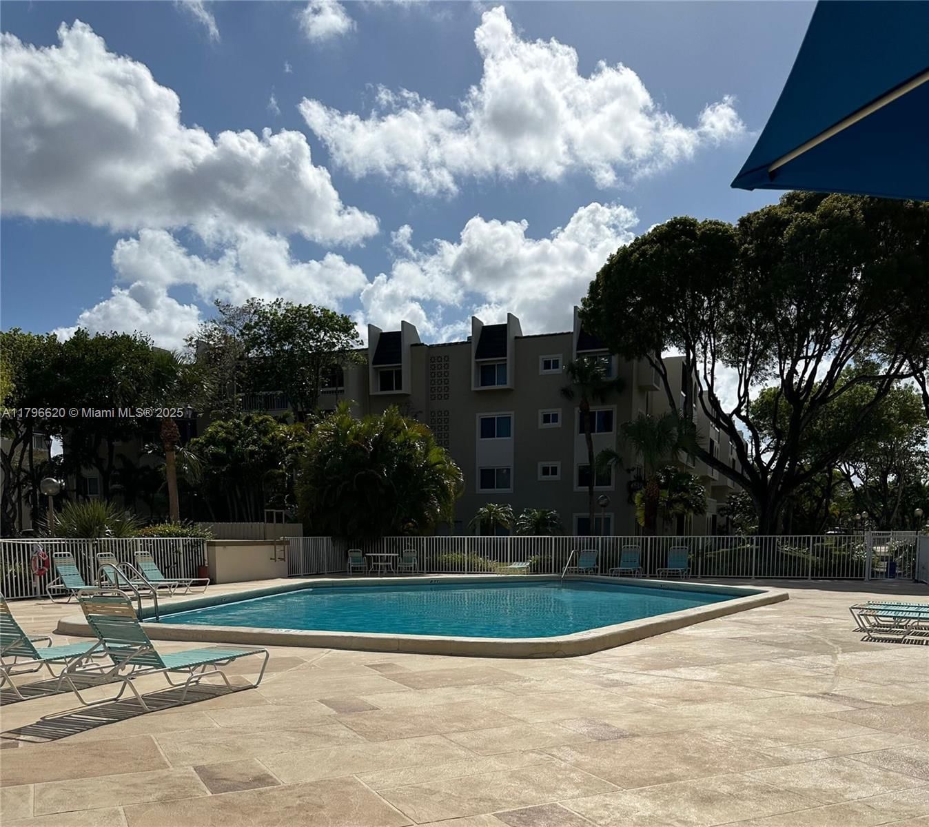 Real estate property located at 7701 Camino Real A-401, Miami-dade, Village Of Kings Creek Co, Miami, FL