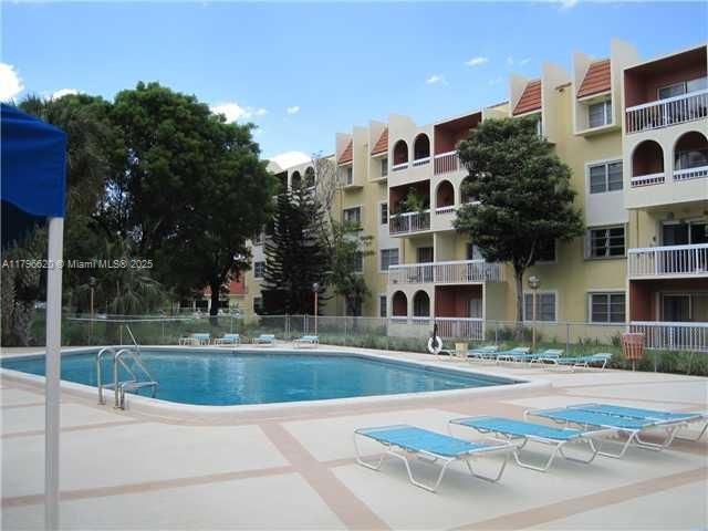 Real estate property located at 7701 Camino Real A-401, Miami-dade, Village Of Kings Creek Co, Miami, FL