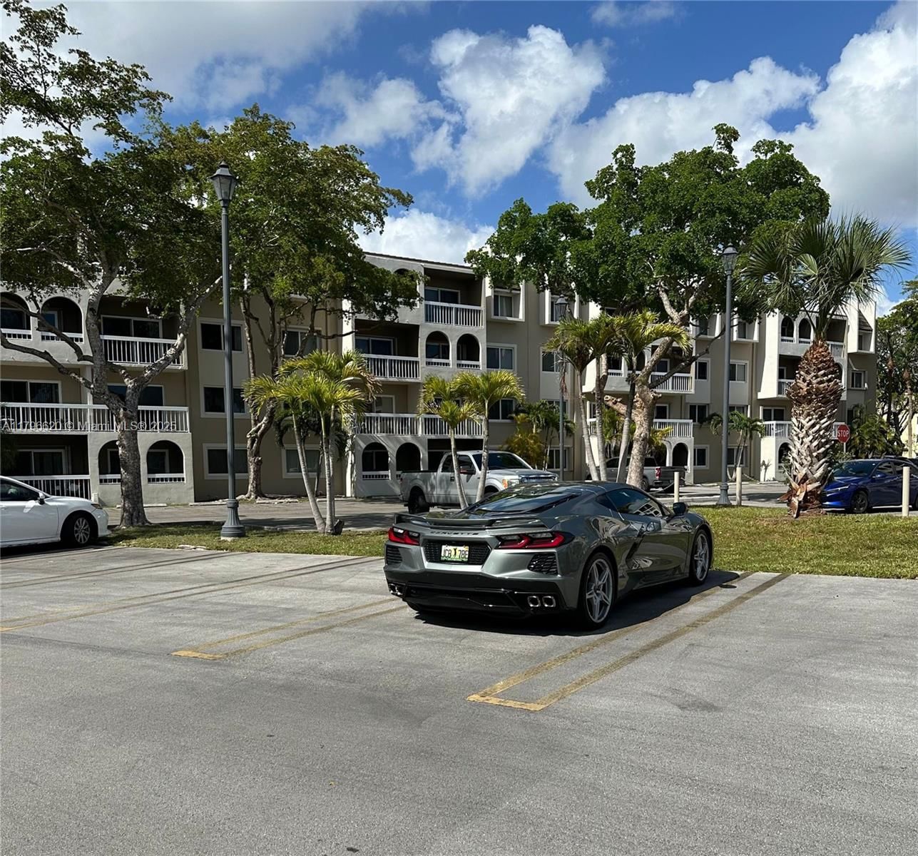 Real estate property located at 7701 Camino Real A-401, Miami-dade, Village Of Kings Creek Co, Miami, FL