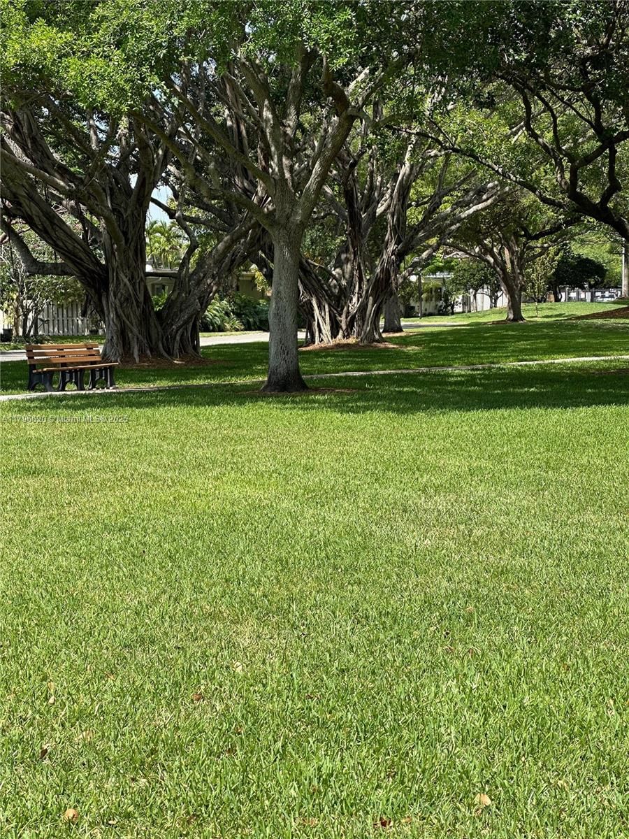 Real estate property located at 7701 Camino Real A-401, Miami-dade, Village Of Kings Creek Co, Miami, FL