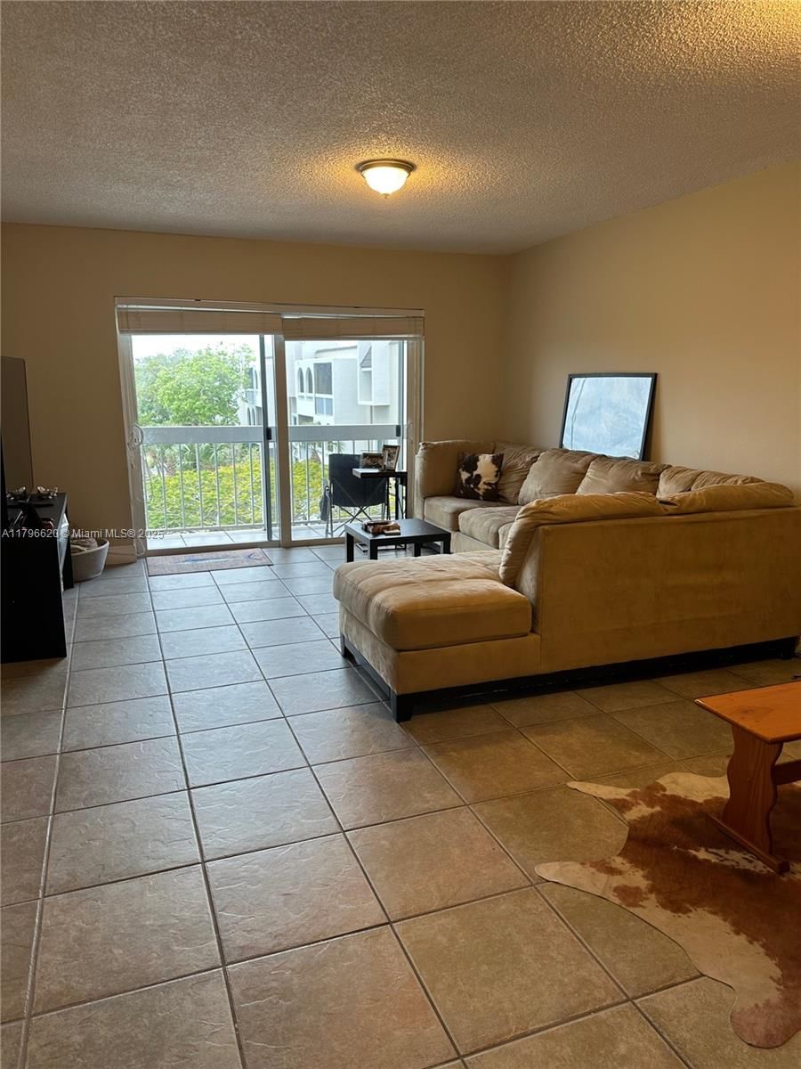 Real estate property located at 7701 Camino Real A-401, Miami-dade, Village Of Kings Creek Co, Miami, FL