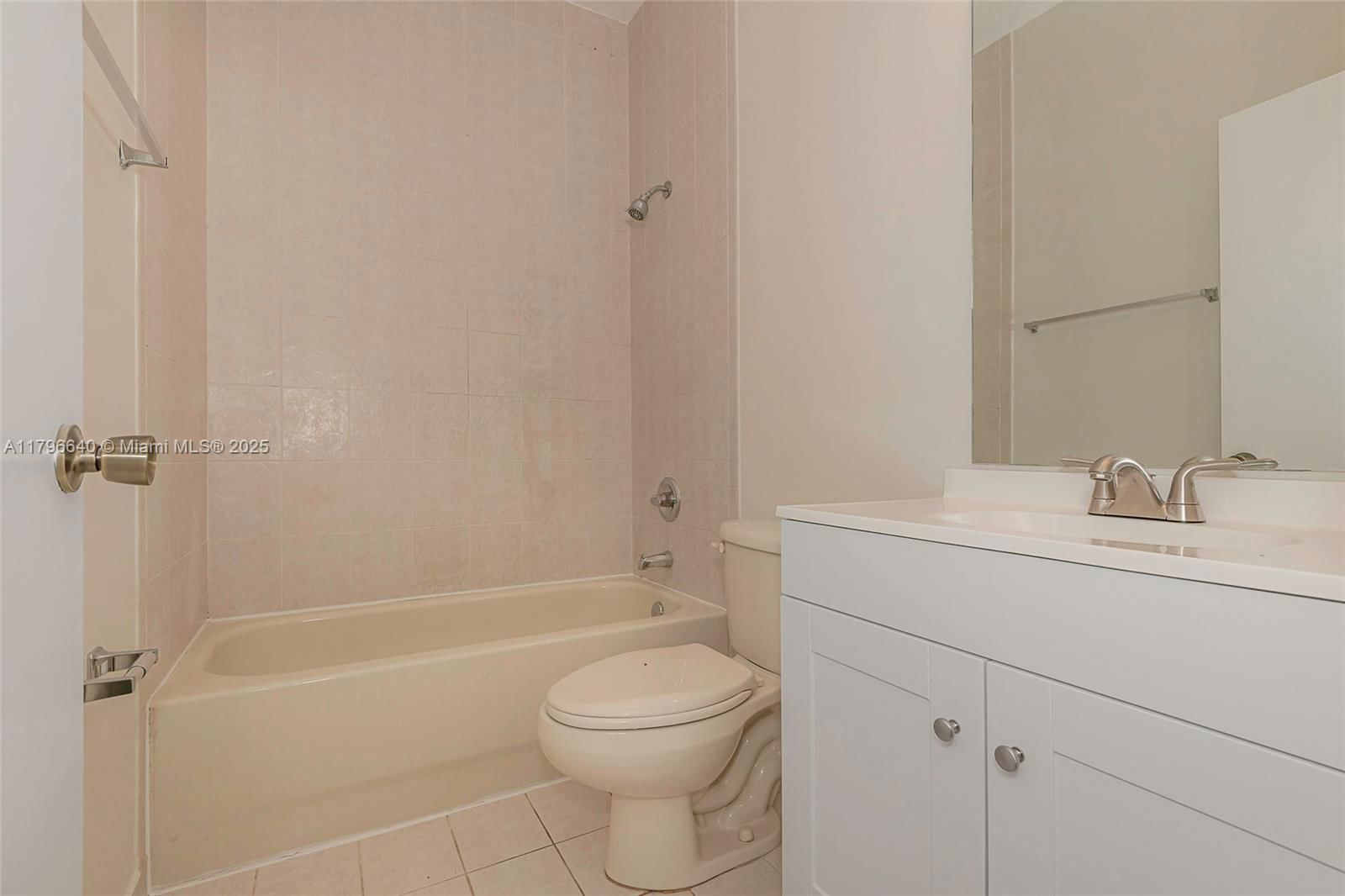 Real estate property located at 4962 White Mangrove Way E #402-4, Broward, Thunderbird Park, Dania Beach, FL