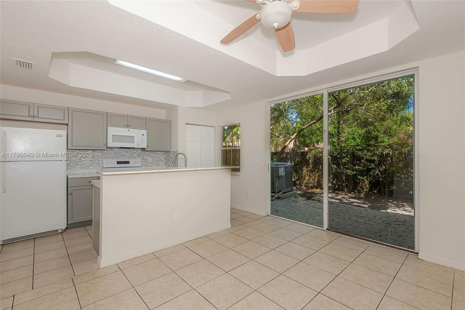 Real estate property located at 4962 White Mangrove Way E #402-4, Broward, Thunderbird Park, Dania Beach, FL