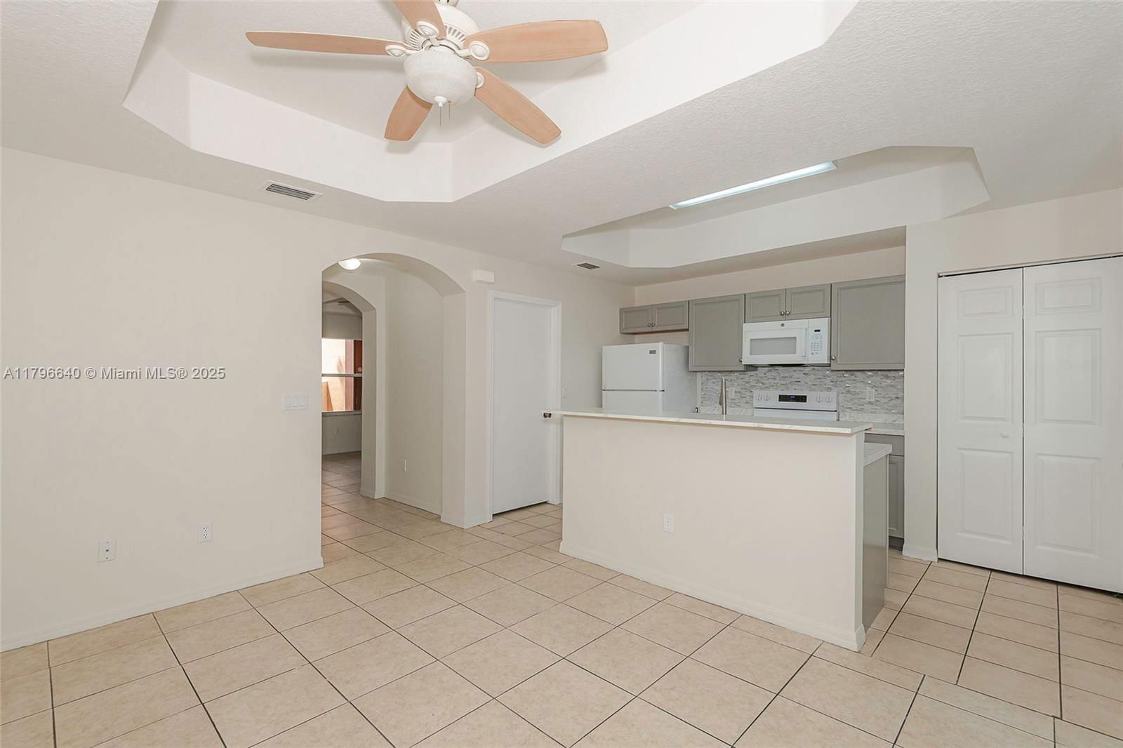 Real estate property located at 4962 White Mangrove Way E #402-4, Broward, Thunderbird Park, Dania Beach, FL