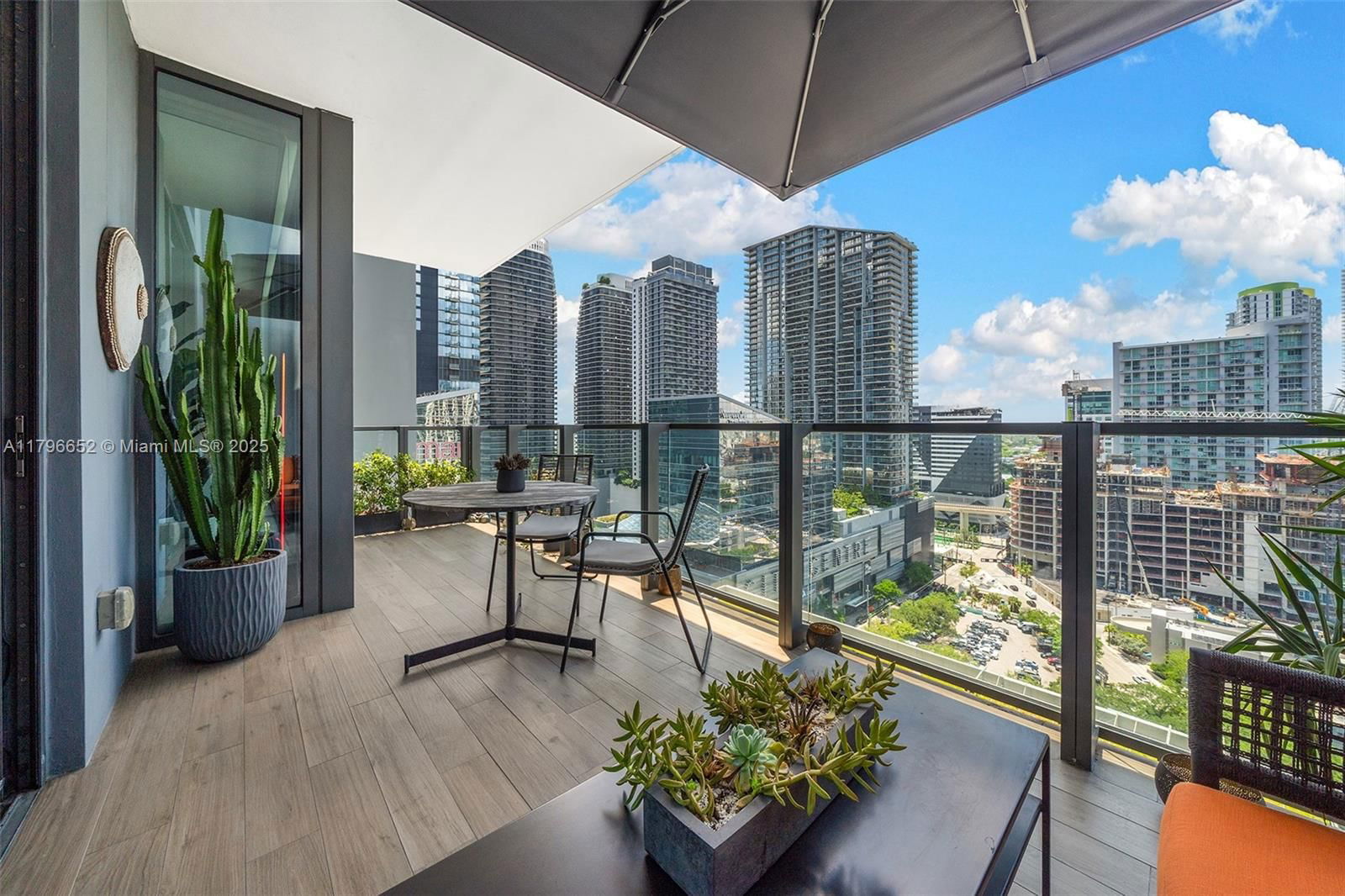 Real estate property located at 68 6th St #1708, Miami-dade, Reach Condo, Miami, FL