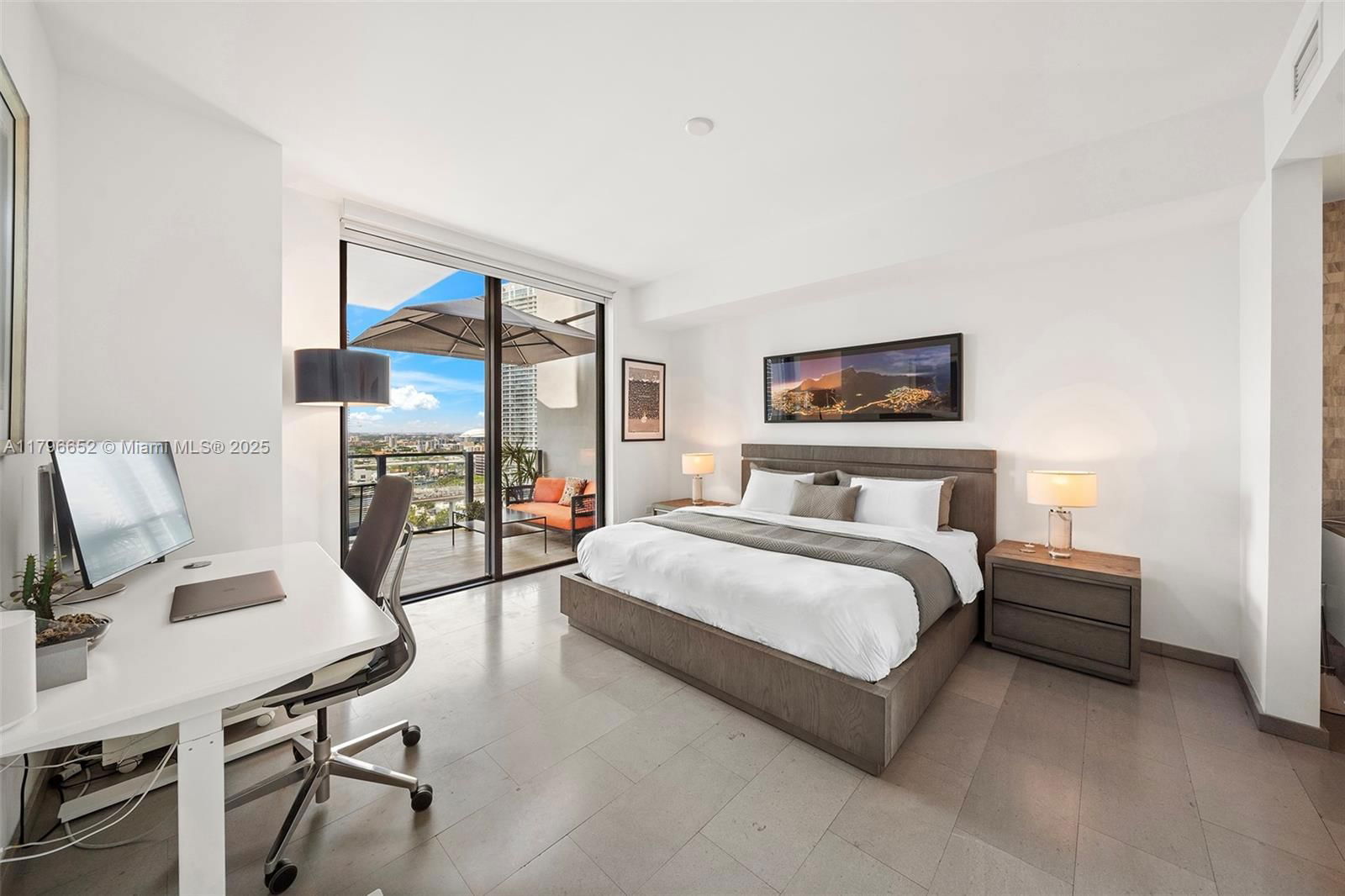 Real estate property located at 68 6th St #1708, Miami-dade, Reach Condo, Miami, FL