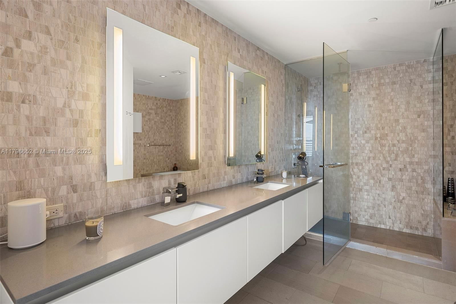 Real estate property located at 68 6th St #1708, Miami-dade, Reach Condo, Miami, FL
