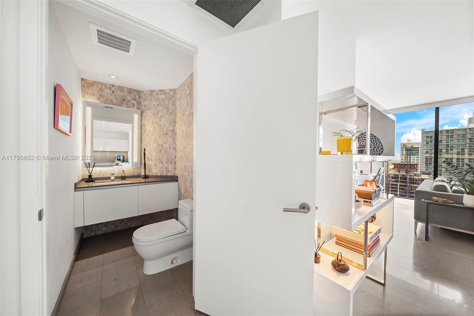 Real estate property located at 68 6th St #1708, Miami-dade, Reach Condo, Miami, FL