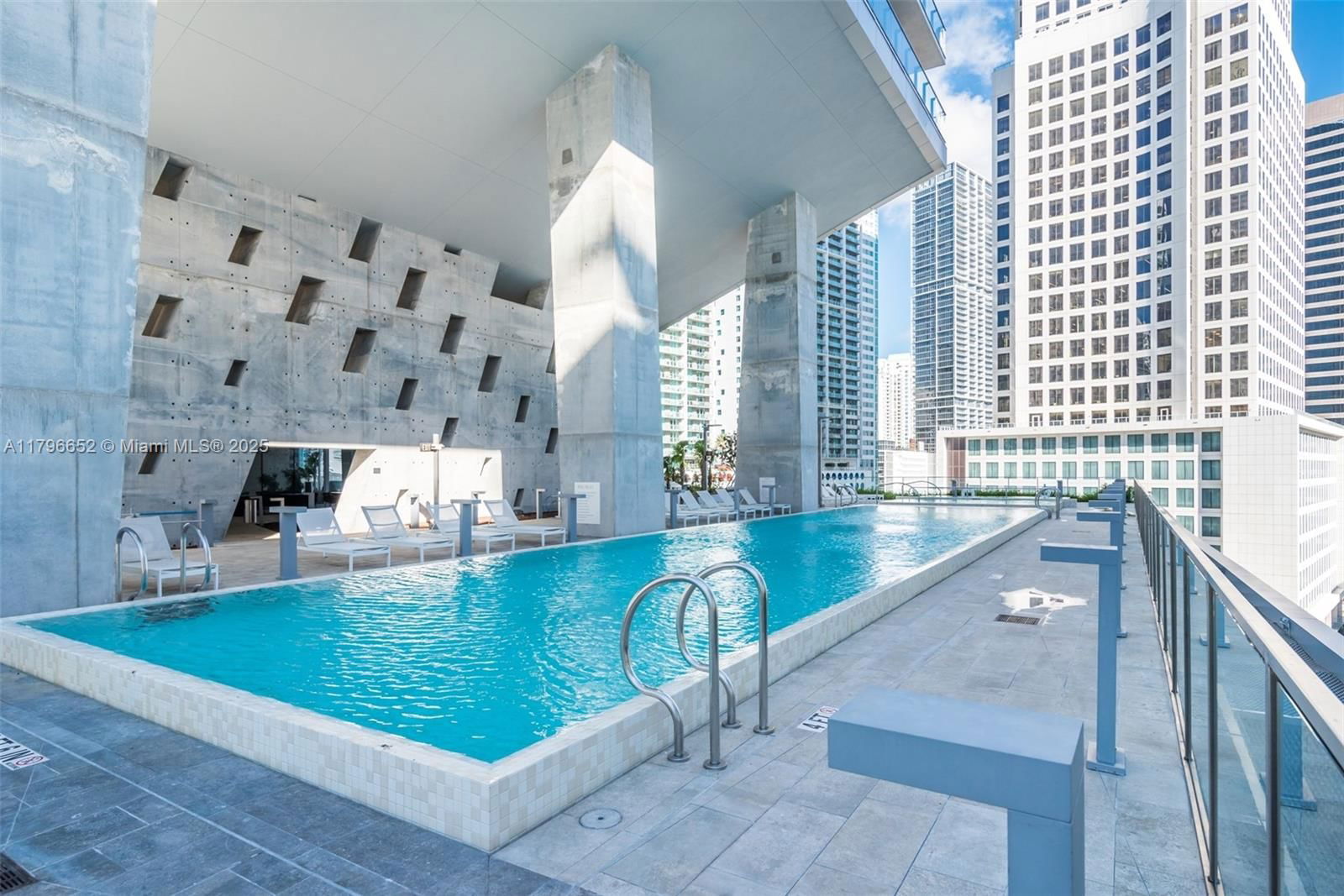 Real estate property located at 68 6th St #1708, Miami-dade, Reach Condo, Miami, FL