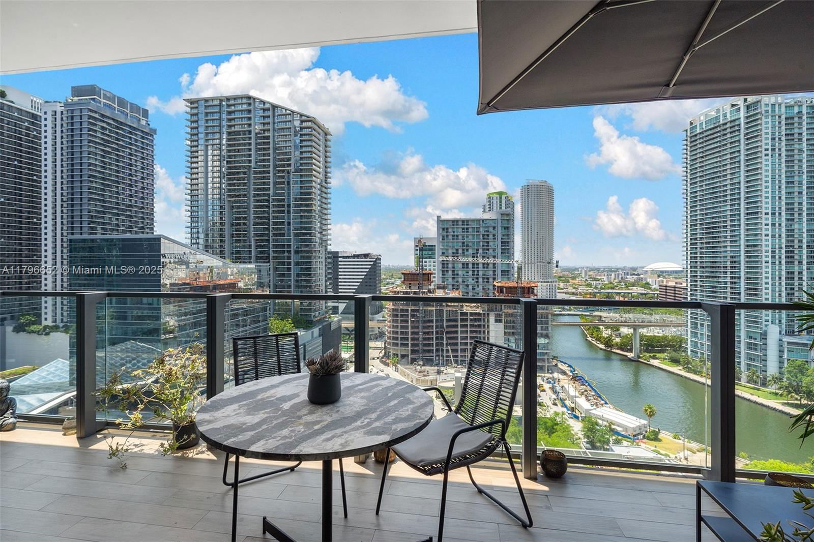 Real estate property located at 68 6th St #1708, Miami-dade, Reach Condo, Miami, FL
