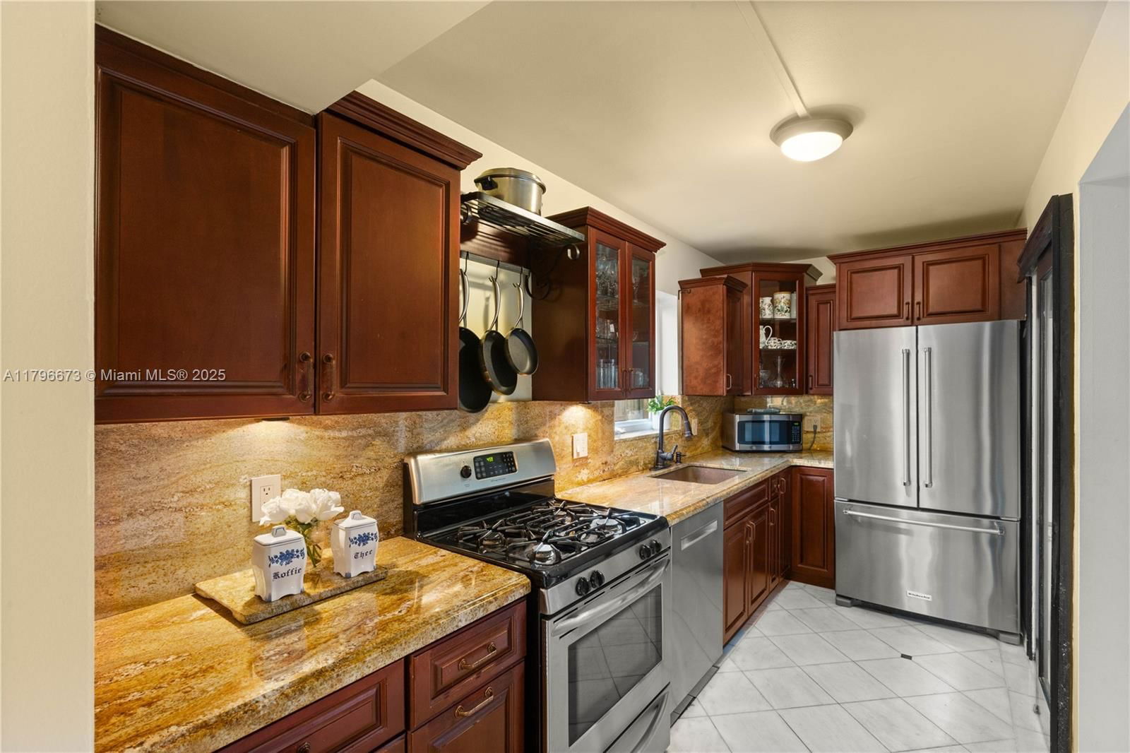 Real estate property located at 9033 78th Pl, Miami-dade, Pepperwood, Miami, FL