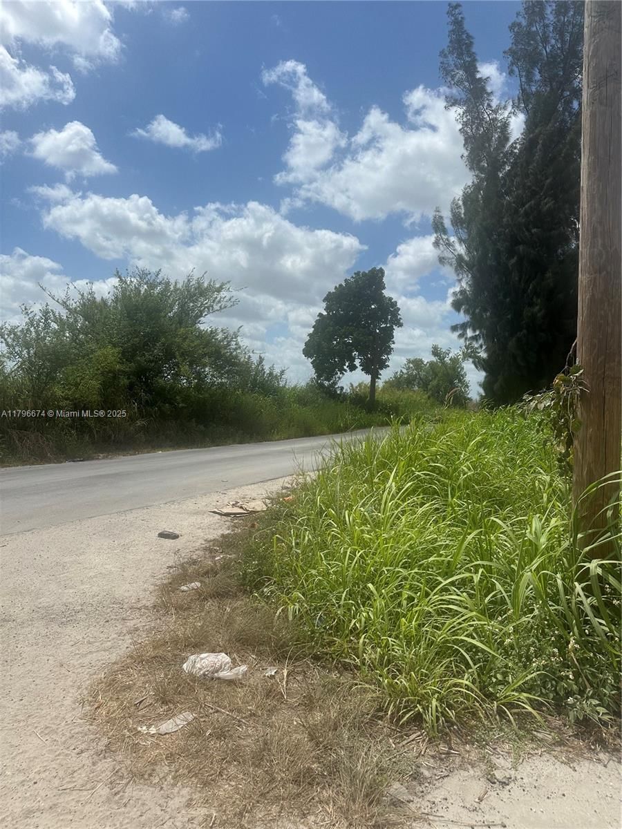 Real estate property located at 14400 205, Miami-dade, Miami, FL