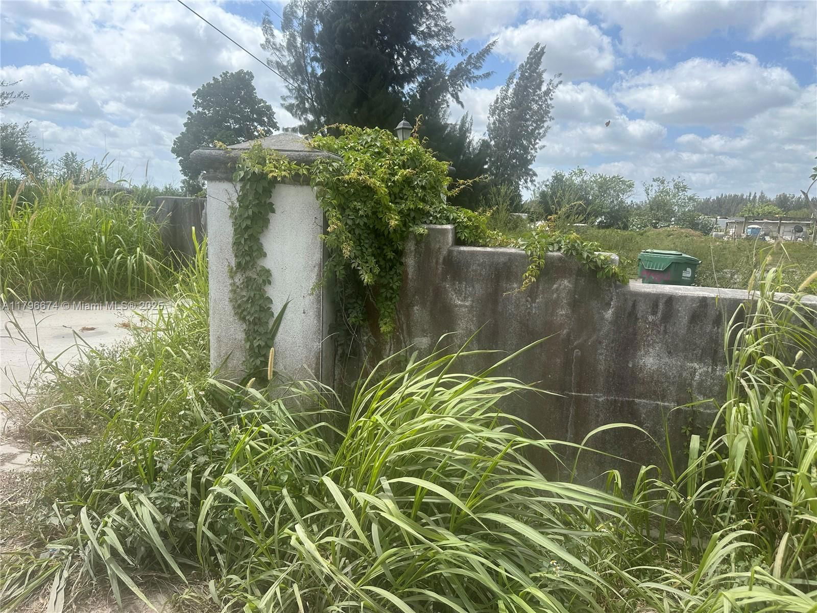 Real estate property located at 14400 205, Miami-dade, Miami, FL