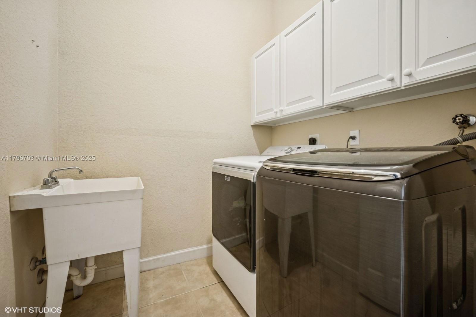 Real estate property located at 19058 17th Ct, Broward, Harbour Lakes Estates, Miramar, FL