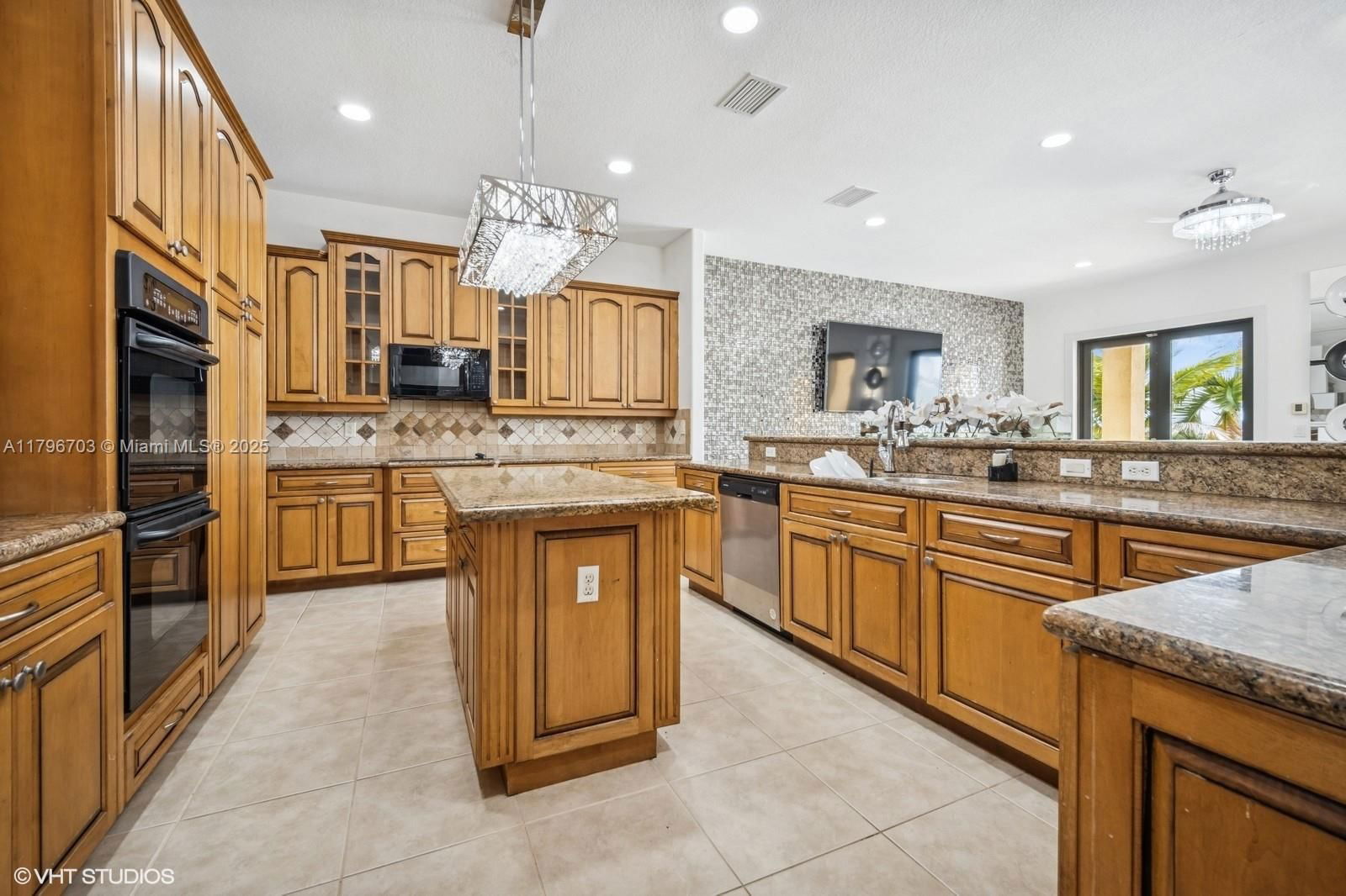 Real estate property located at 19058 17th Ct, Broward, Harbour Lakes Estates, Miramar, FL