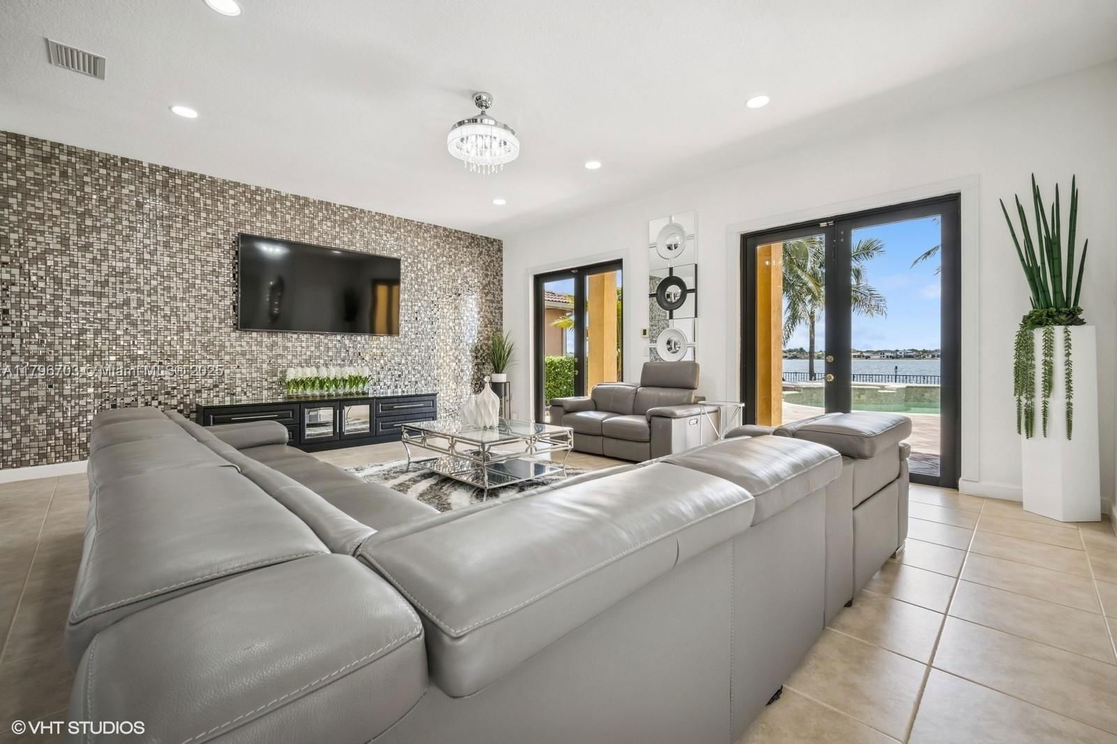 Real estate property located at 19058 17th Ct, Broward, Harbour Lakes Estates, Miramar, FL