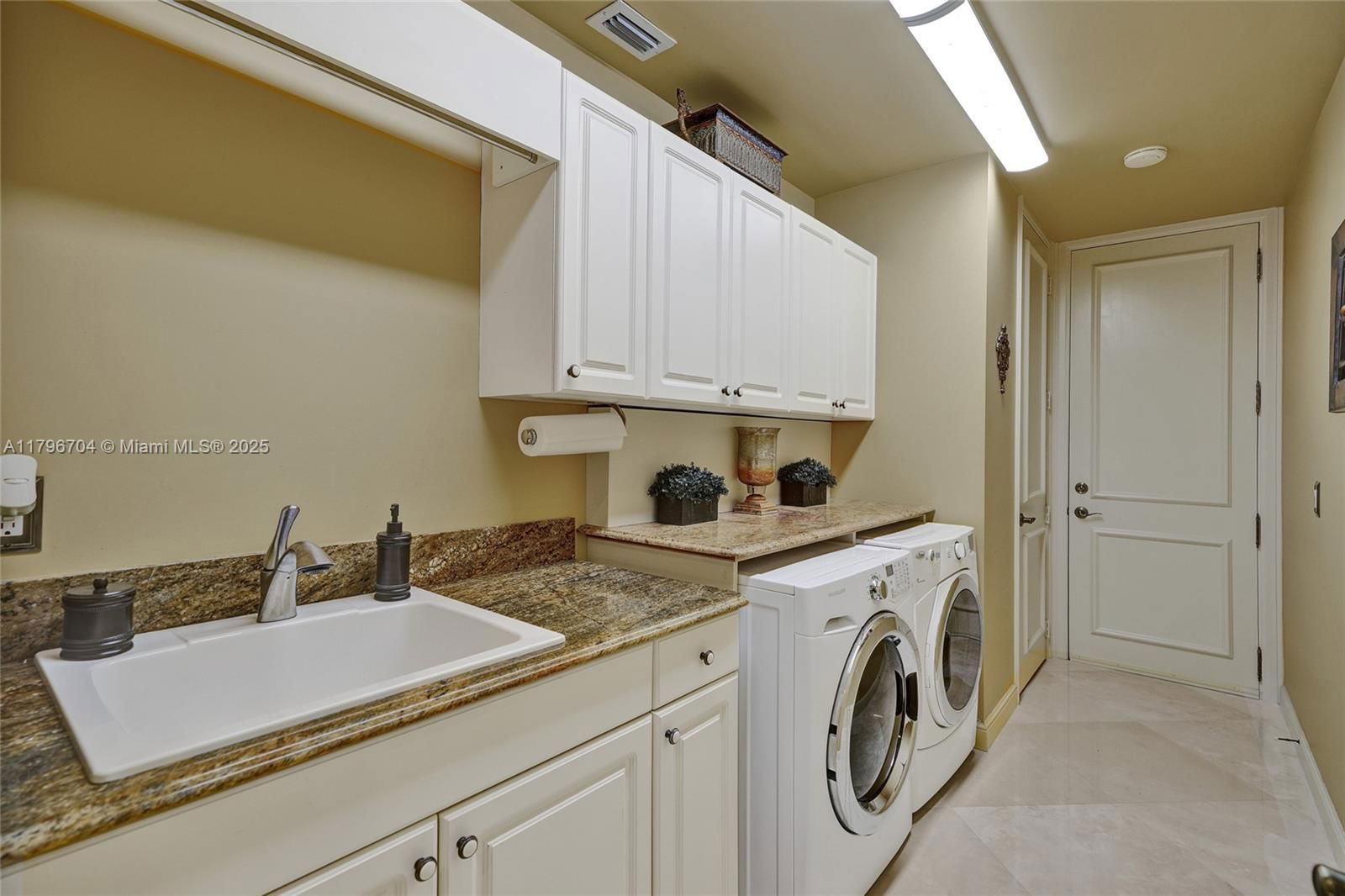 Real estate property located at 10233 66th Dr, Broward, Fox Ridge Estates, Parkland, FL