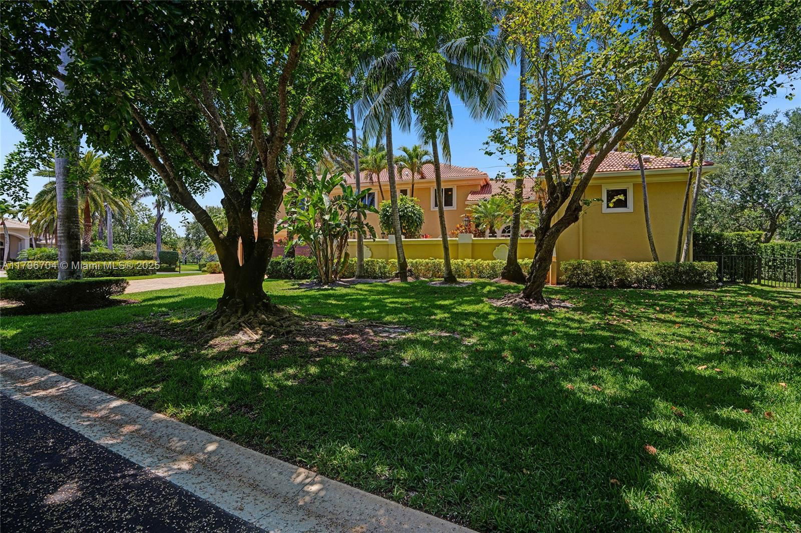 Real estate property located at 10233 66th Dr, Broward, Fox Ridge Estates, Parkland, FL