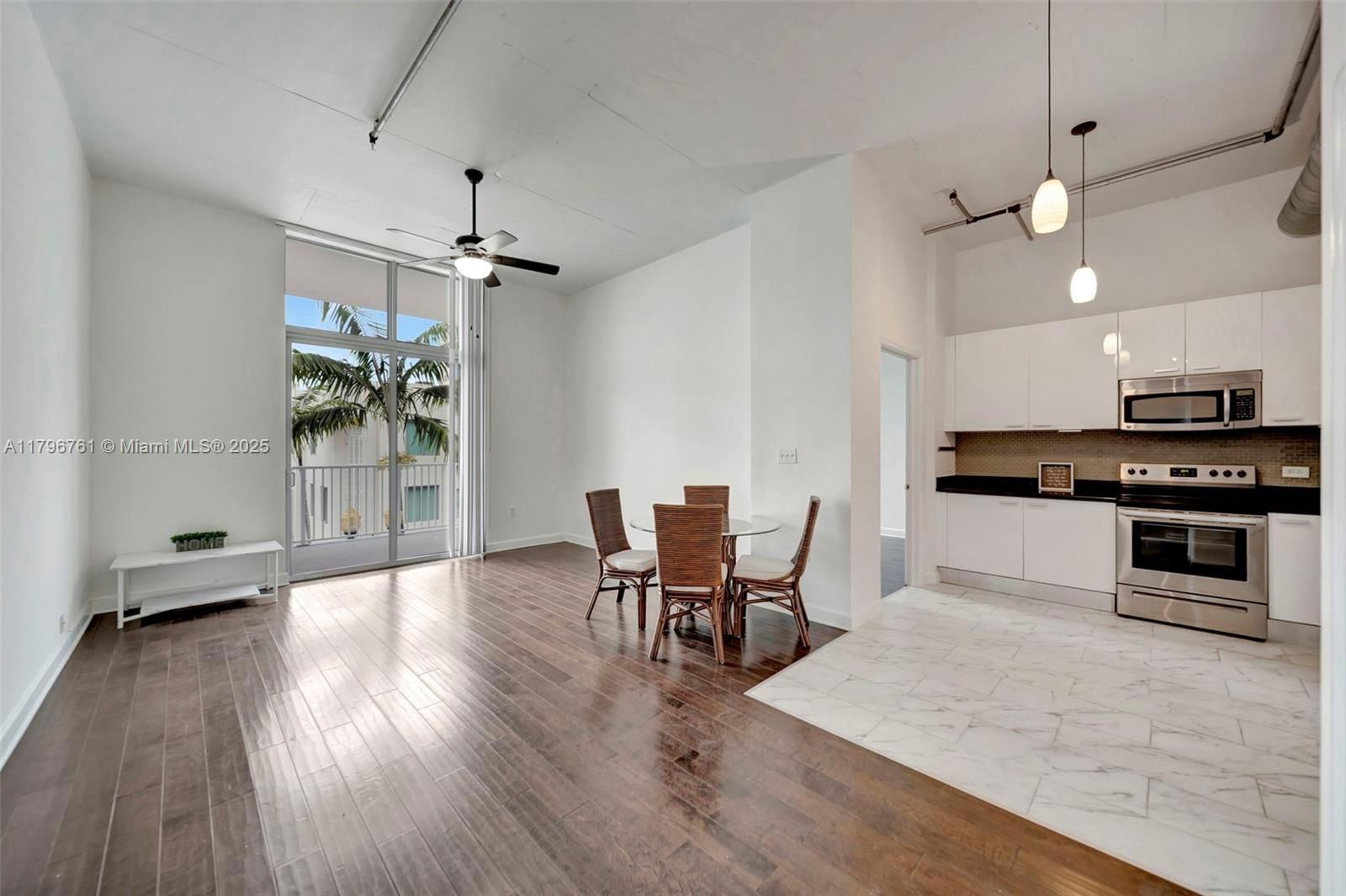 Real estate property located at 2100 Van Buren St #320, Broward, Lofts At Hollywood Statio, Hollywood, FL