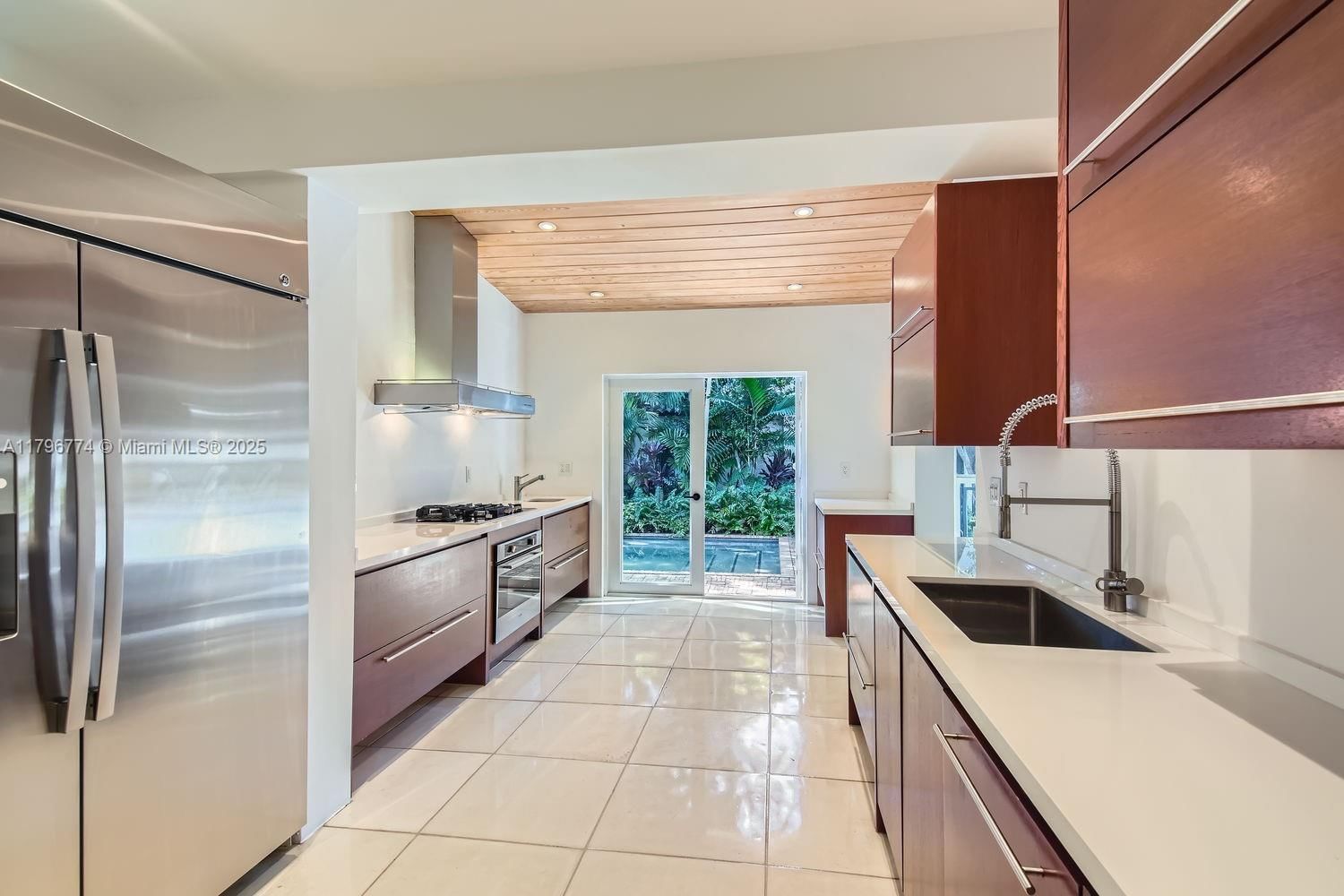 Real estate property located at 5812 Alton Rd, Miami-dade, La Gorce Golf Sub, Miami Beach, FL