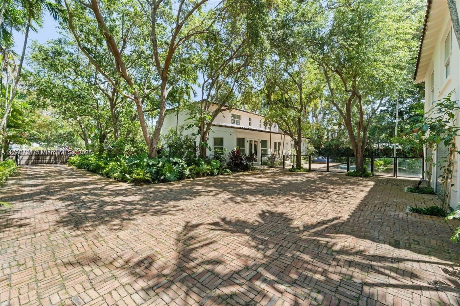 Real estate property located at 5812 Alton Rd, Miami-dade, La Gorce Golf Sub, Miami Beach, FL