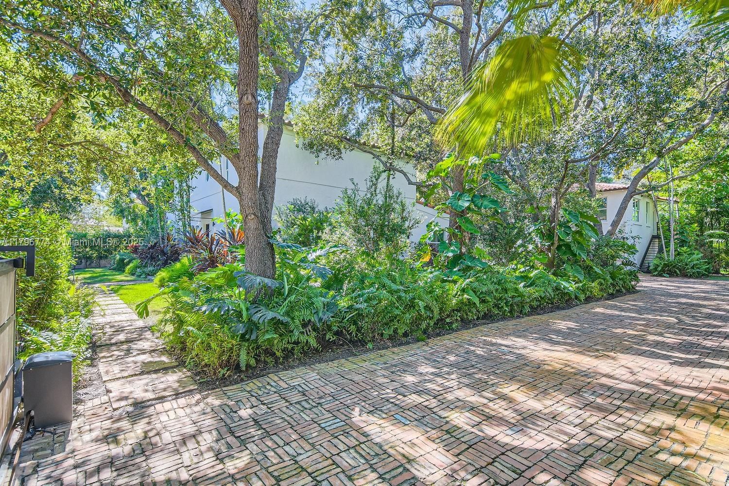 Real estate property located at 5812 Alton Rd, Miami-dade, La Gorce Golf Sub, Miami Beach, FL