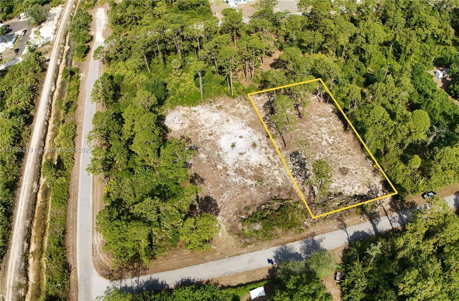Real estate property located at 2005 culumbus ave, Lee, Lehigh Acres, Other City - In The State Of Florida, FL