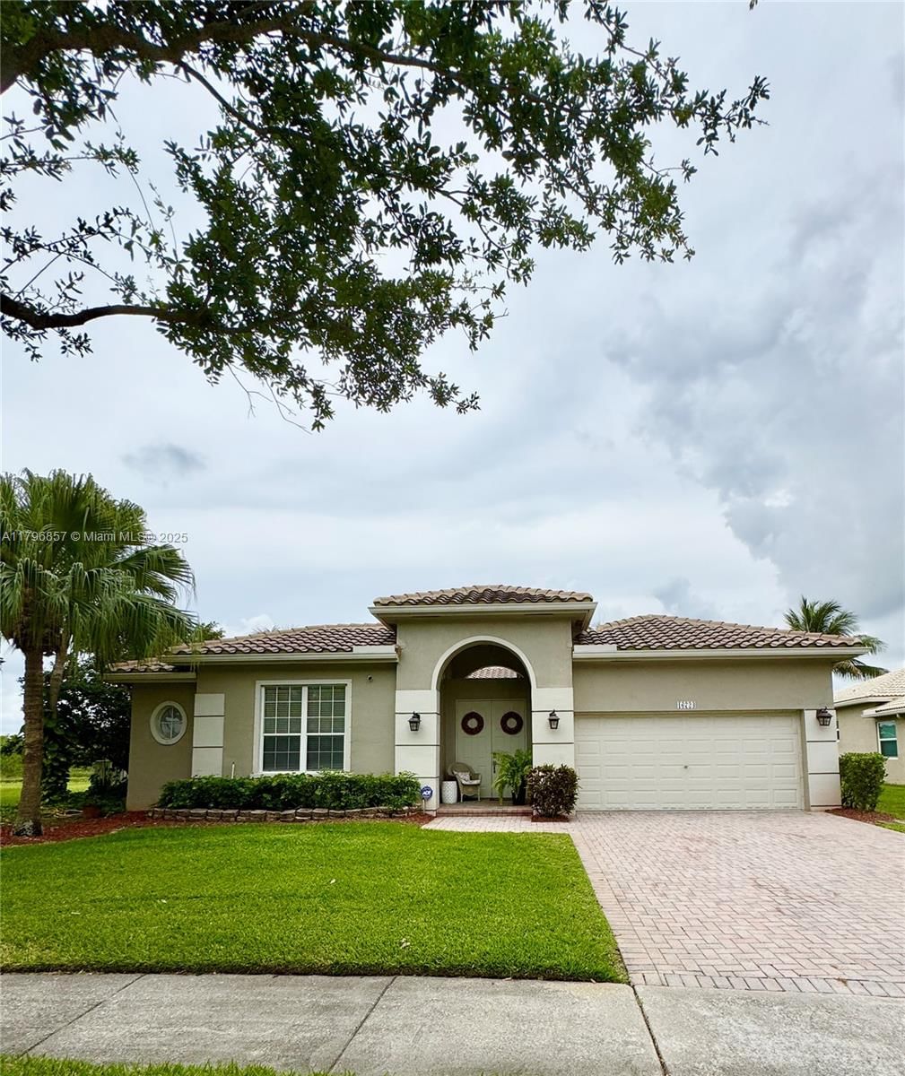 Real estate property located at 16724 8th St, Broward, Pembroke Isles Iv, Pembroke Pines, FL