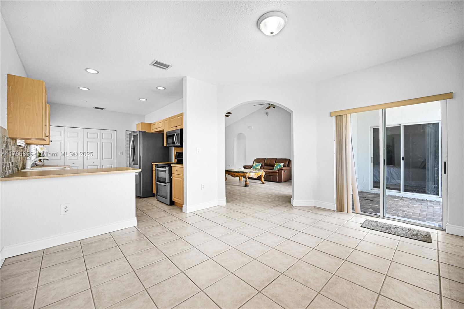Real estate property located at 14576 161st Pl, Miami-dade, Roseway Sub, Miami, FL