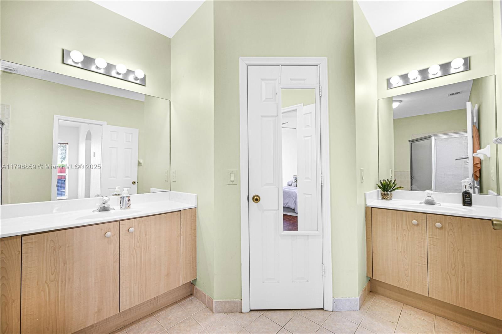 Real estate property located at 14576 161st Pl, Miami-dade, Roseway Sub, Miami, FL