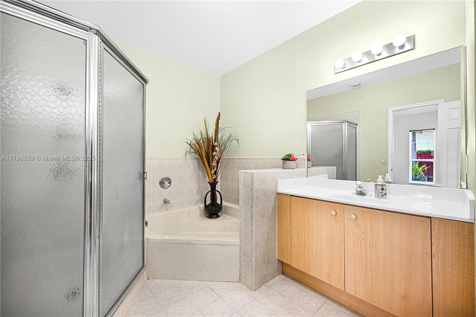 Real estate property located at 14576 161st Pl, Miami-dade, Roseway Sub, Miami, FL