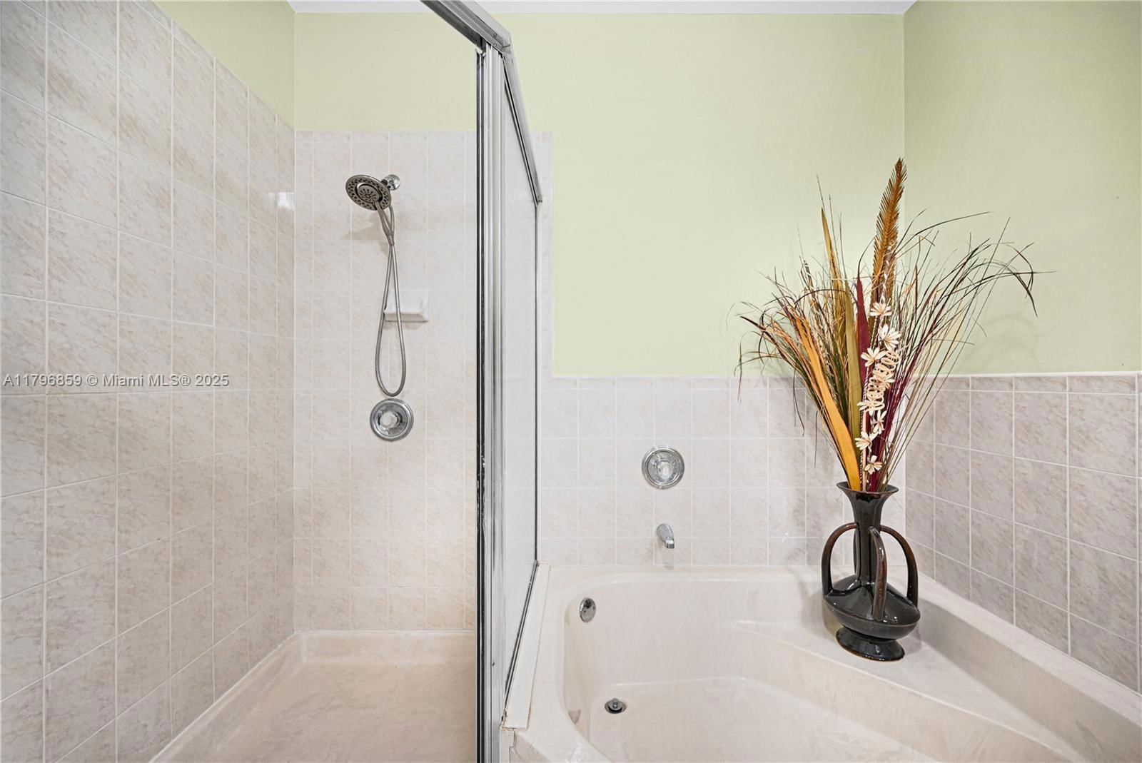 Real estate property located at 14576 161st Pl, Miami-dade, Roseway Sub, Miami, FL