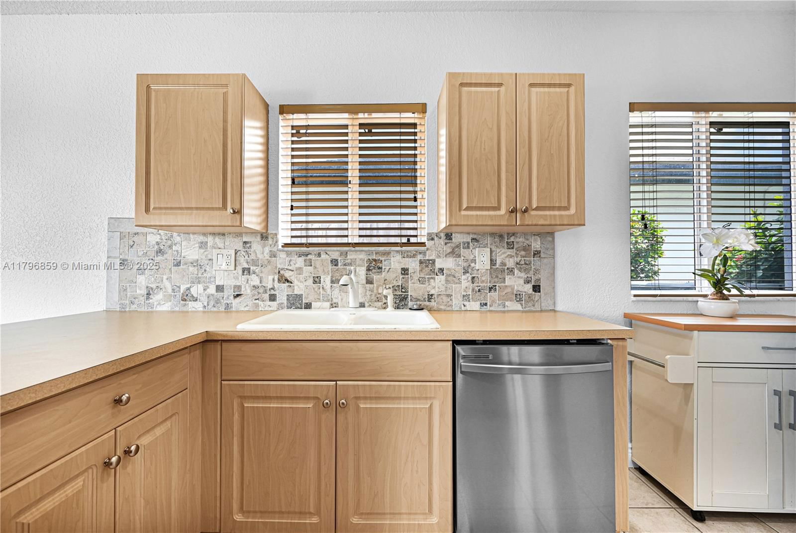Real estate property located at 14576 161st Pl, Miami-dade, Roseway Sub, Miami, FL