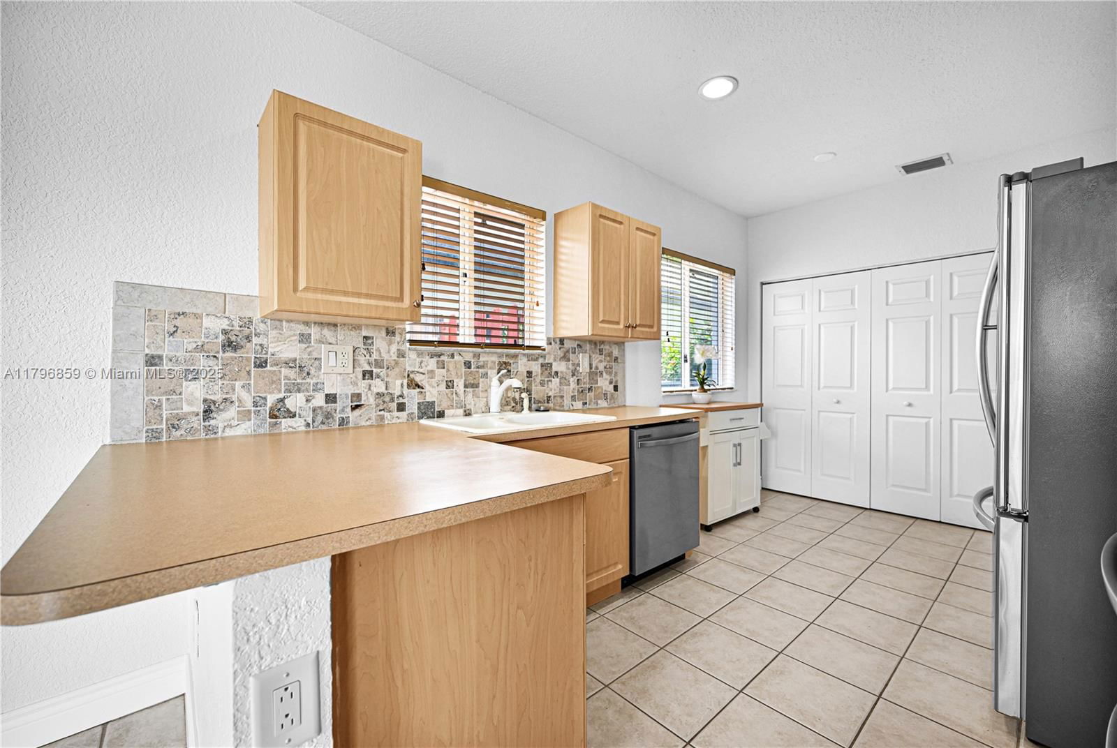 Real estate property located at 14576 161st Pl, Miami-dade, Roseway Sub, Miami, FL