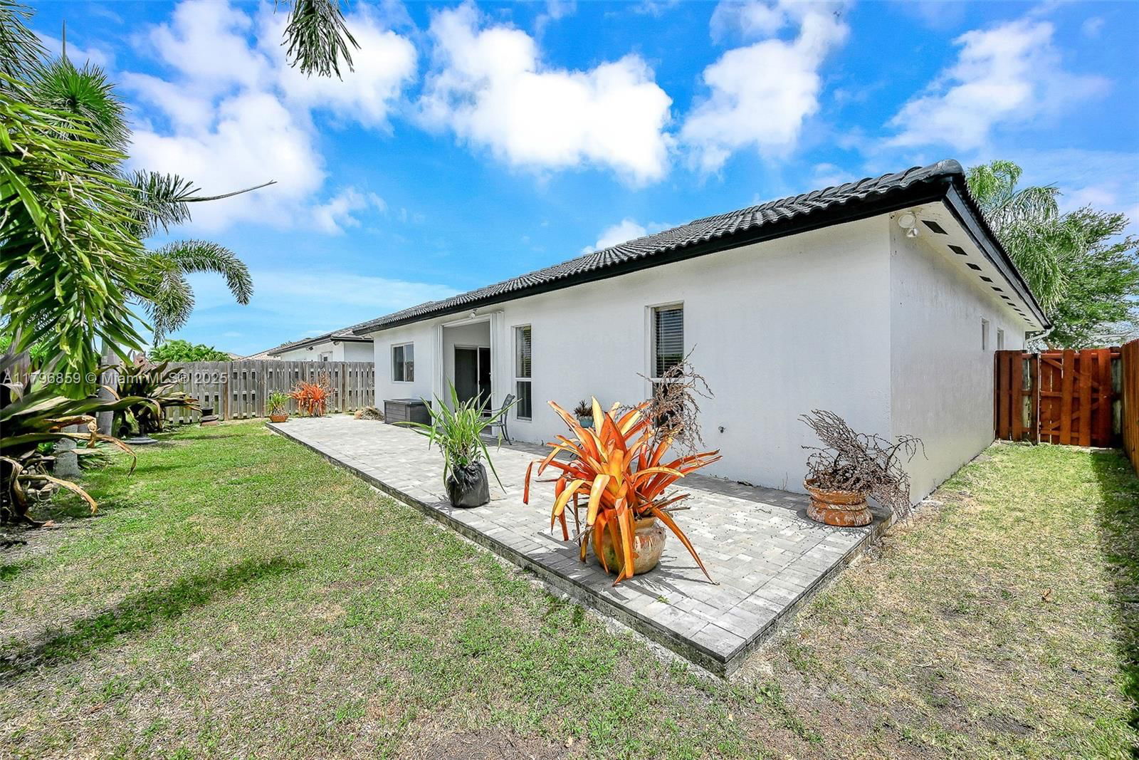 Real estate property located at 14576 161st Pl, Miami-dade, Roseway Sub, Miami, FL