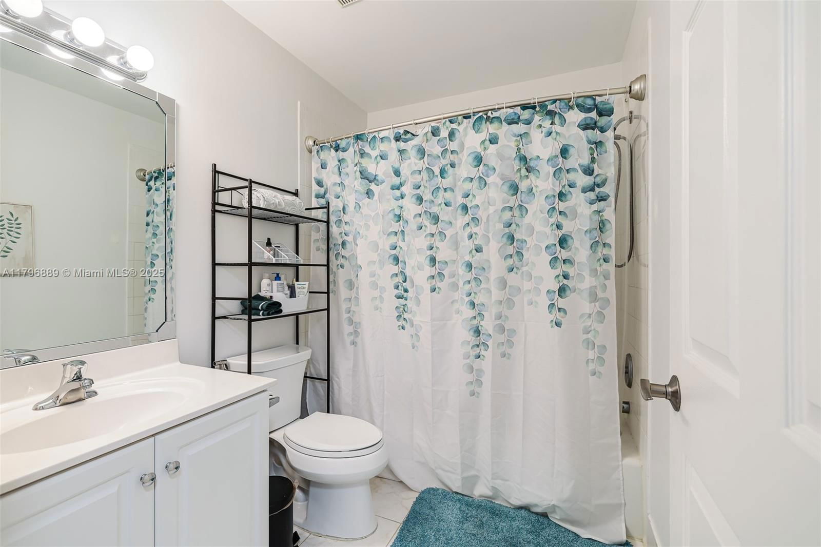 Real estate property located at 1110 Canella Ln, Broward, West Lake Village Plat, Hollywood, FL