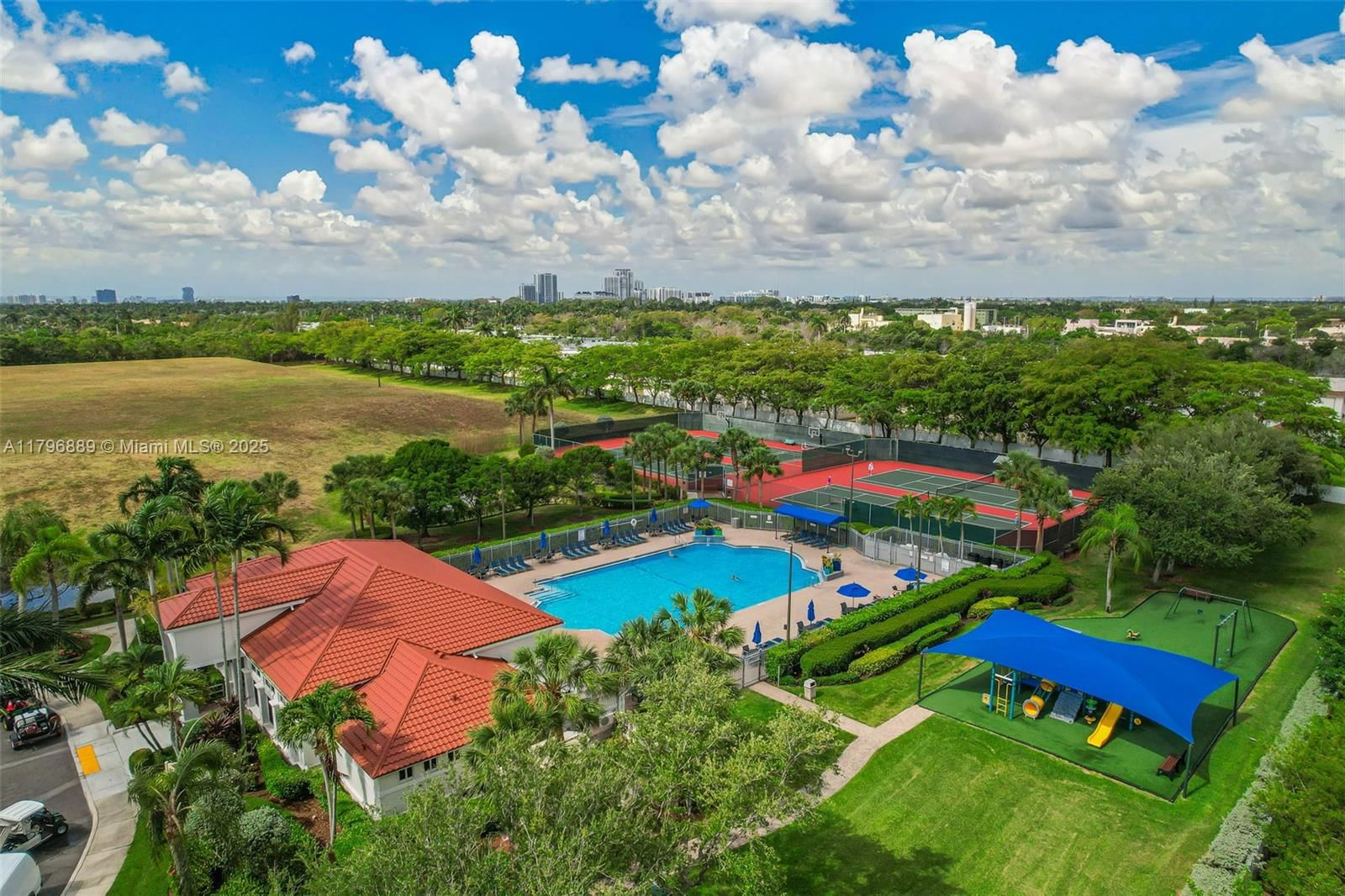 Real estate property located at 1110 Canella Ln, Broward, West Lake Village Plat, Hollywood, FL