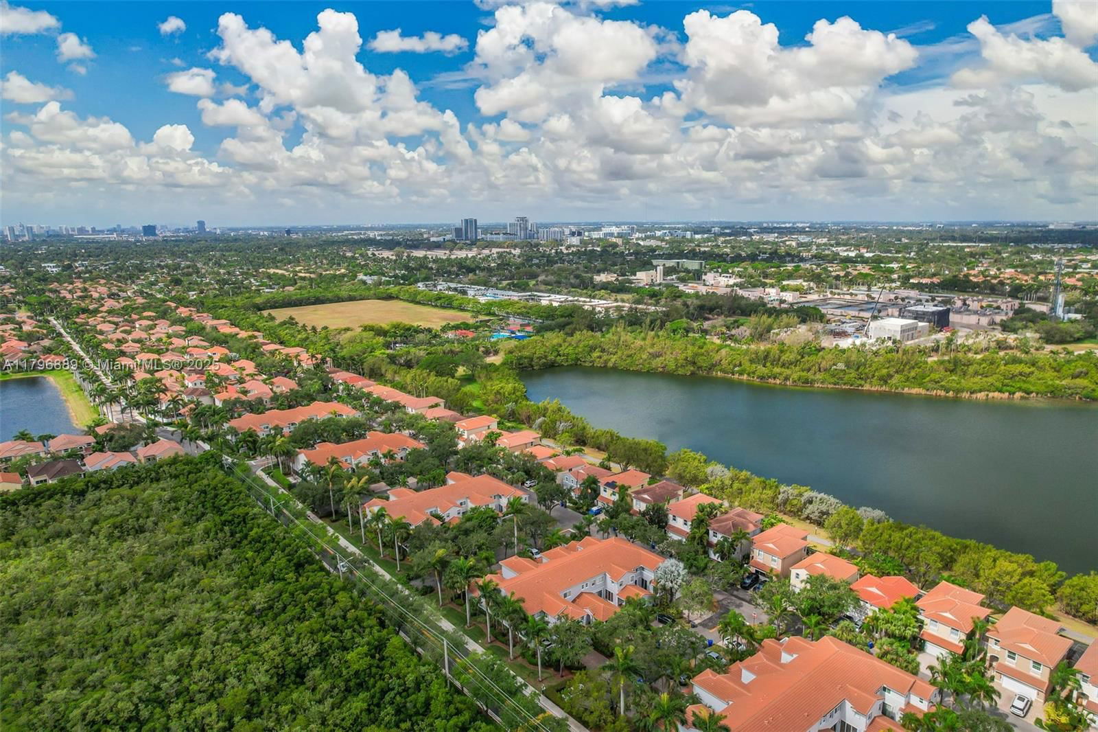 Real estate property located at 1110 Canella Ln, Broward, West Lake Village Plat, Hollywood, FL