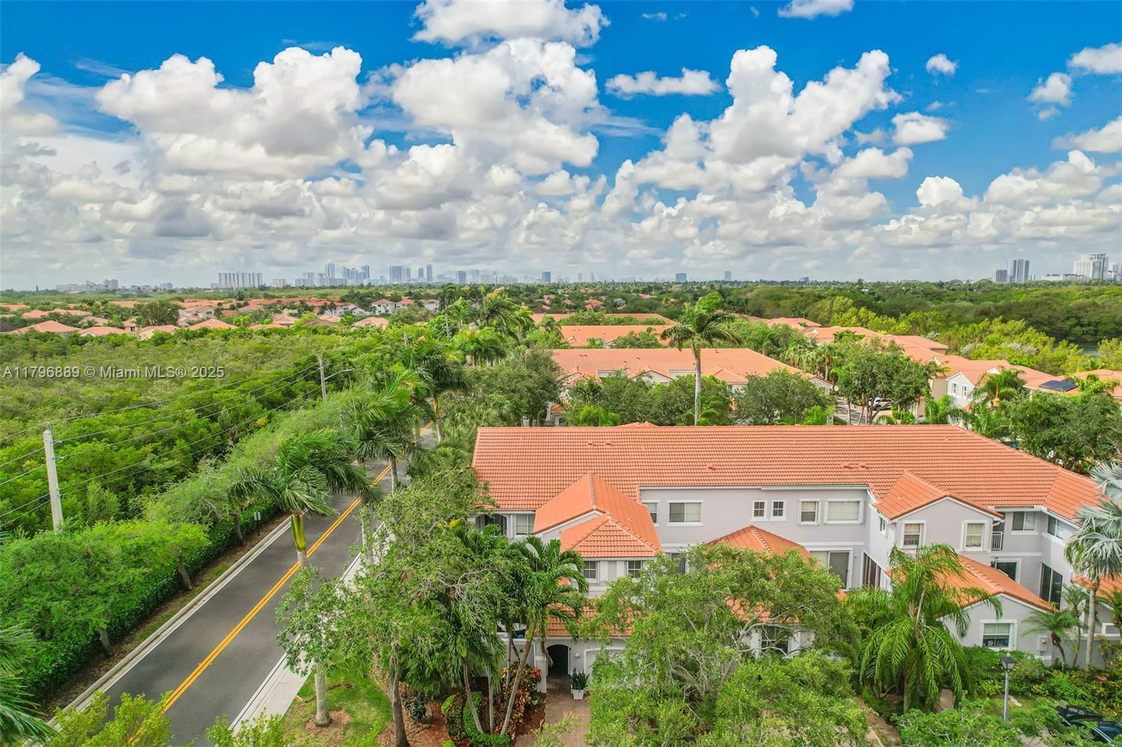 Real estate property located at 1110 Canella Ln, Broward, West Lake Village Plat, Hollywood, FL