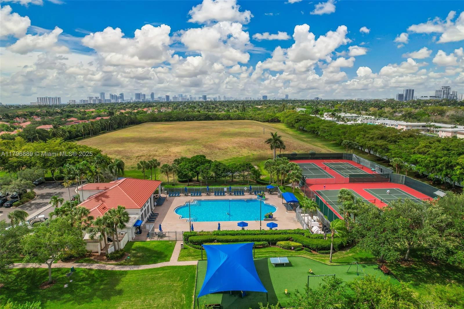 Real estate property located at 1110 Canella Ln, Broward, West Lake Village Plat, Hollywood, FL