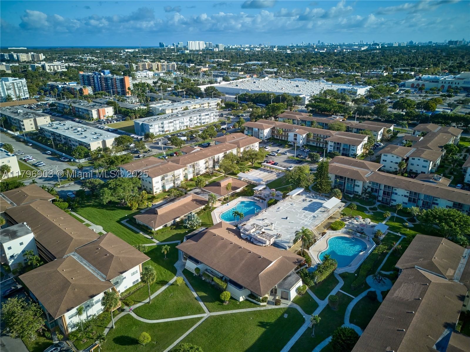 Real estate property located at 16900 14th Ave #201, Miami-dade, Mar-len Gardens No 1 Corp, North Miami Beach, FL