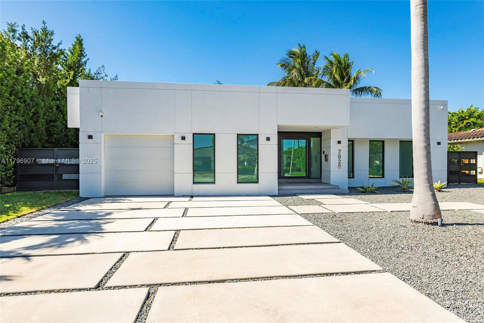Real estate property located at 2020 121st Rd, Miami-dade, San Souci Estates, North Miami, FL