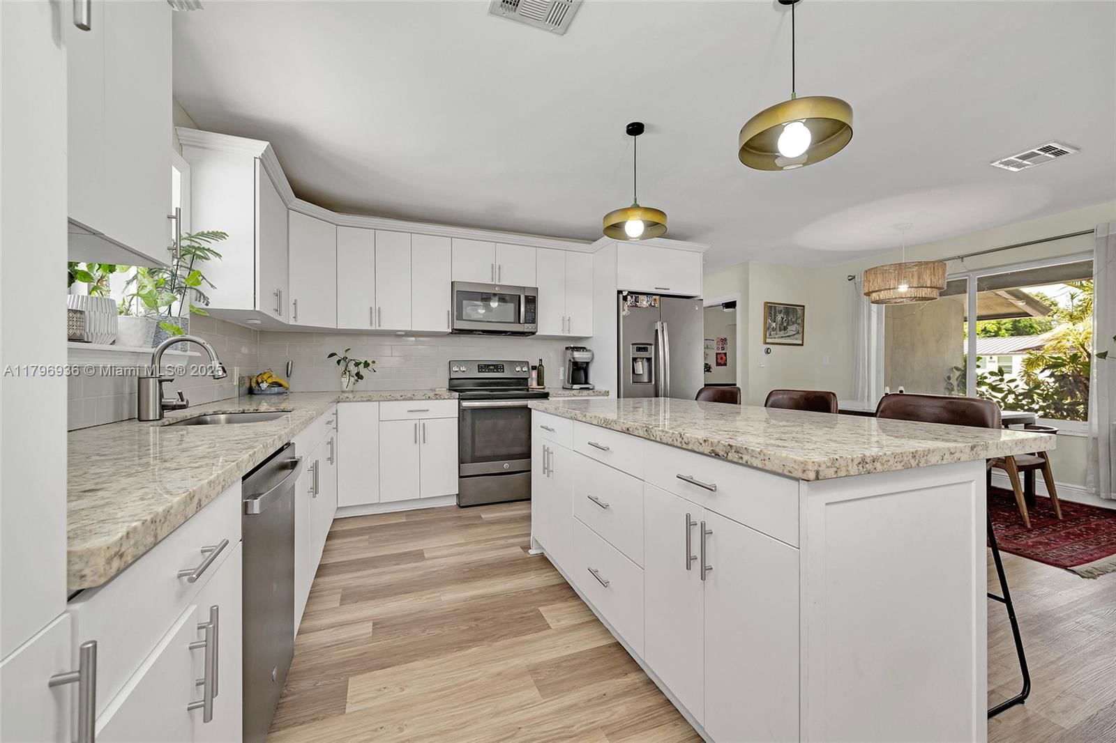 Real estate property located at 2221 46th Ave, Broward, Hollywood Hills, Hollywood, FL