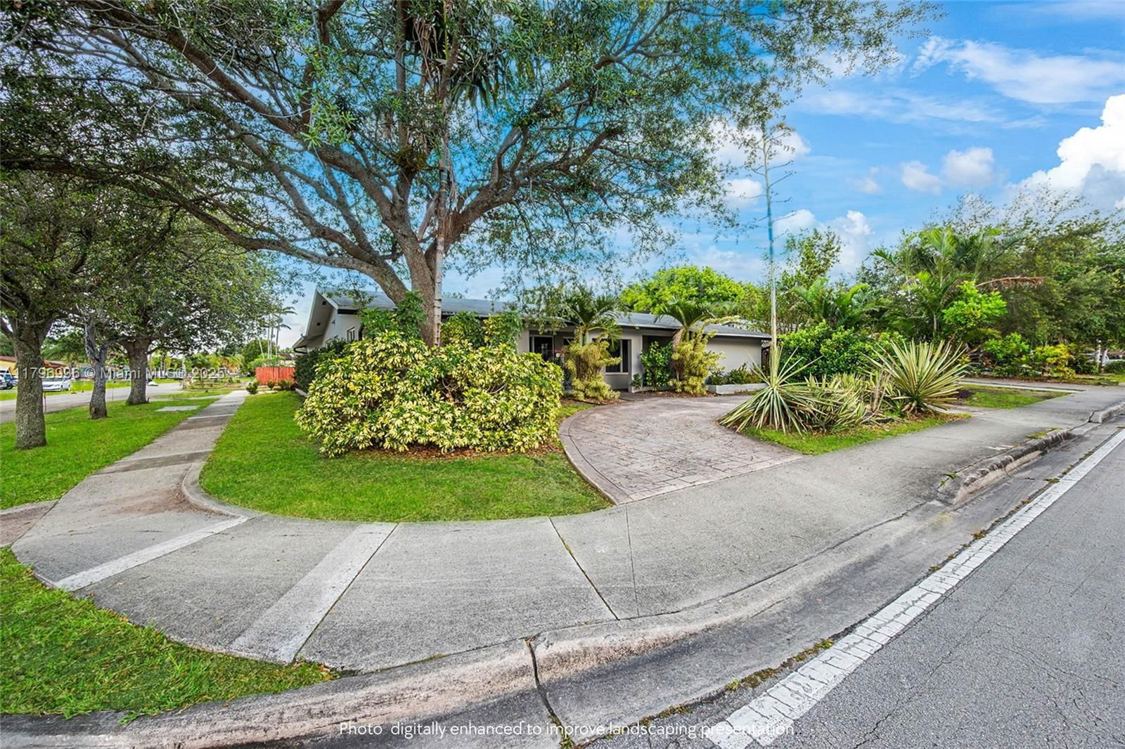 Real estate property located at 2221 46th Ave, Broward, Hollywood Hills, Hollywood, FL
