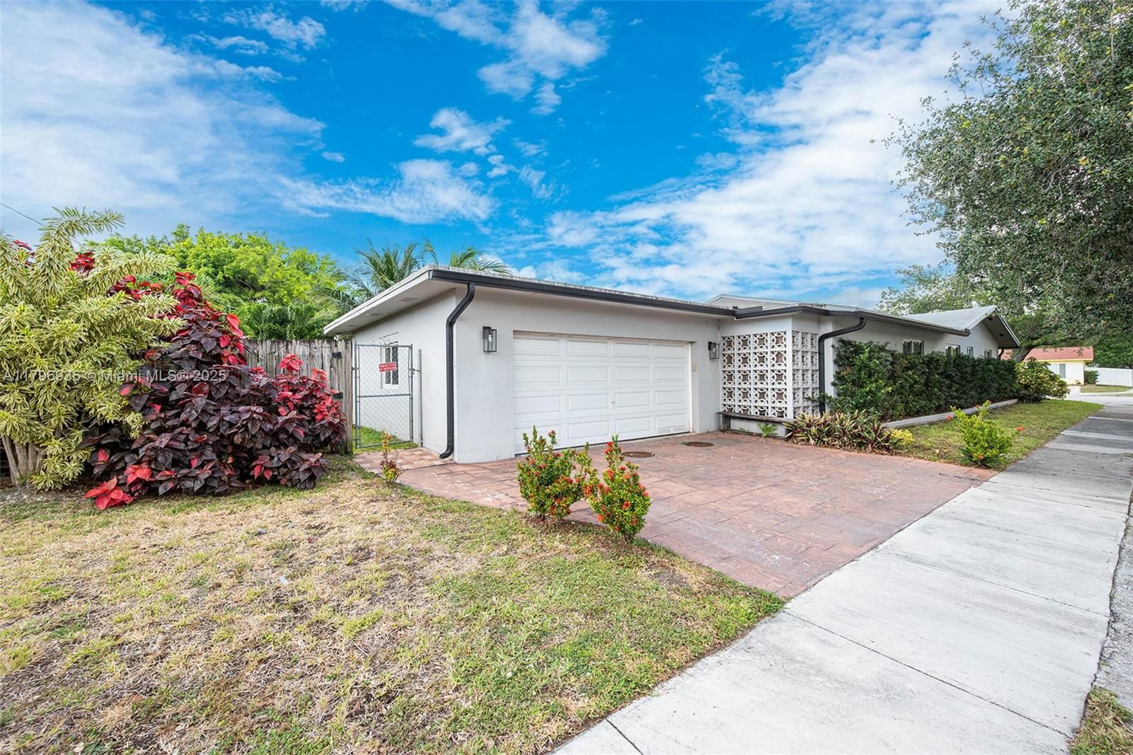Real estate property located at 2221 46th Ave, Broward, Hollywood Hills, Hollywood, FL
