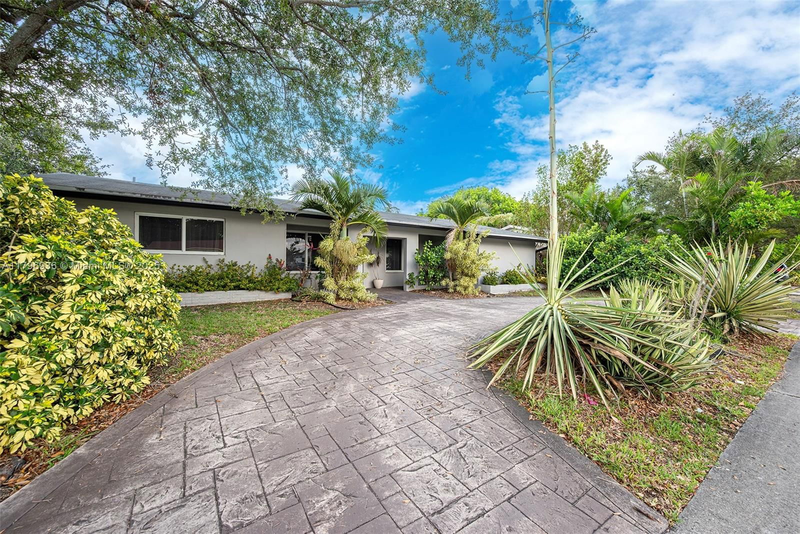 Real estate property located at 2221 46th Ave, Broward, Hollywood Hills, Hollywood, FL